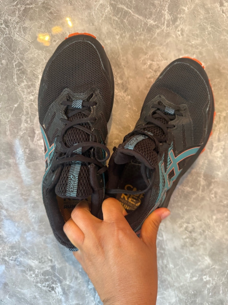 ASICS Black Teal Trail Running Hiking Trainers –l
