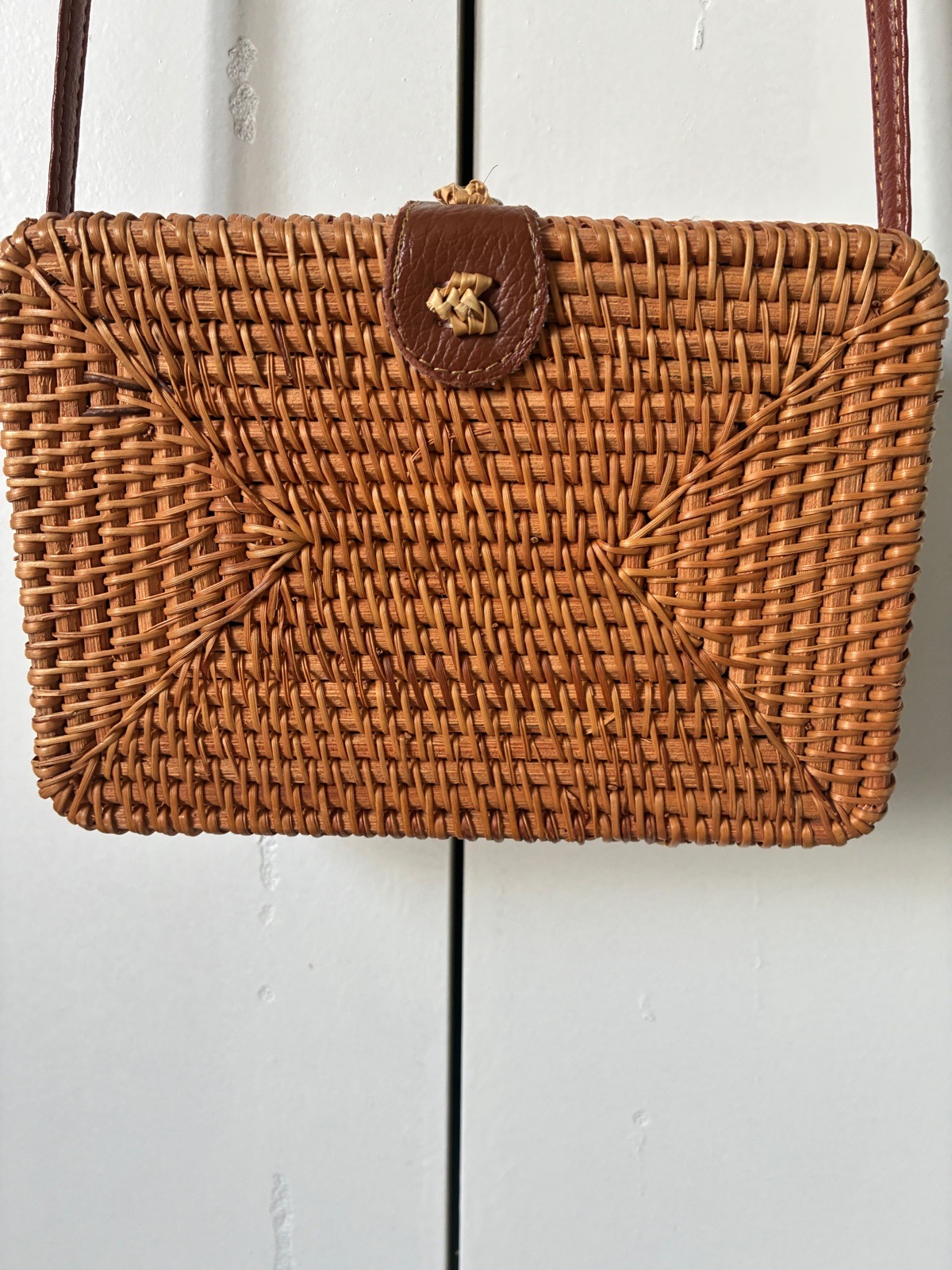 Raffia woven bag