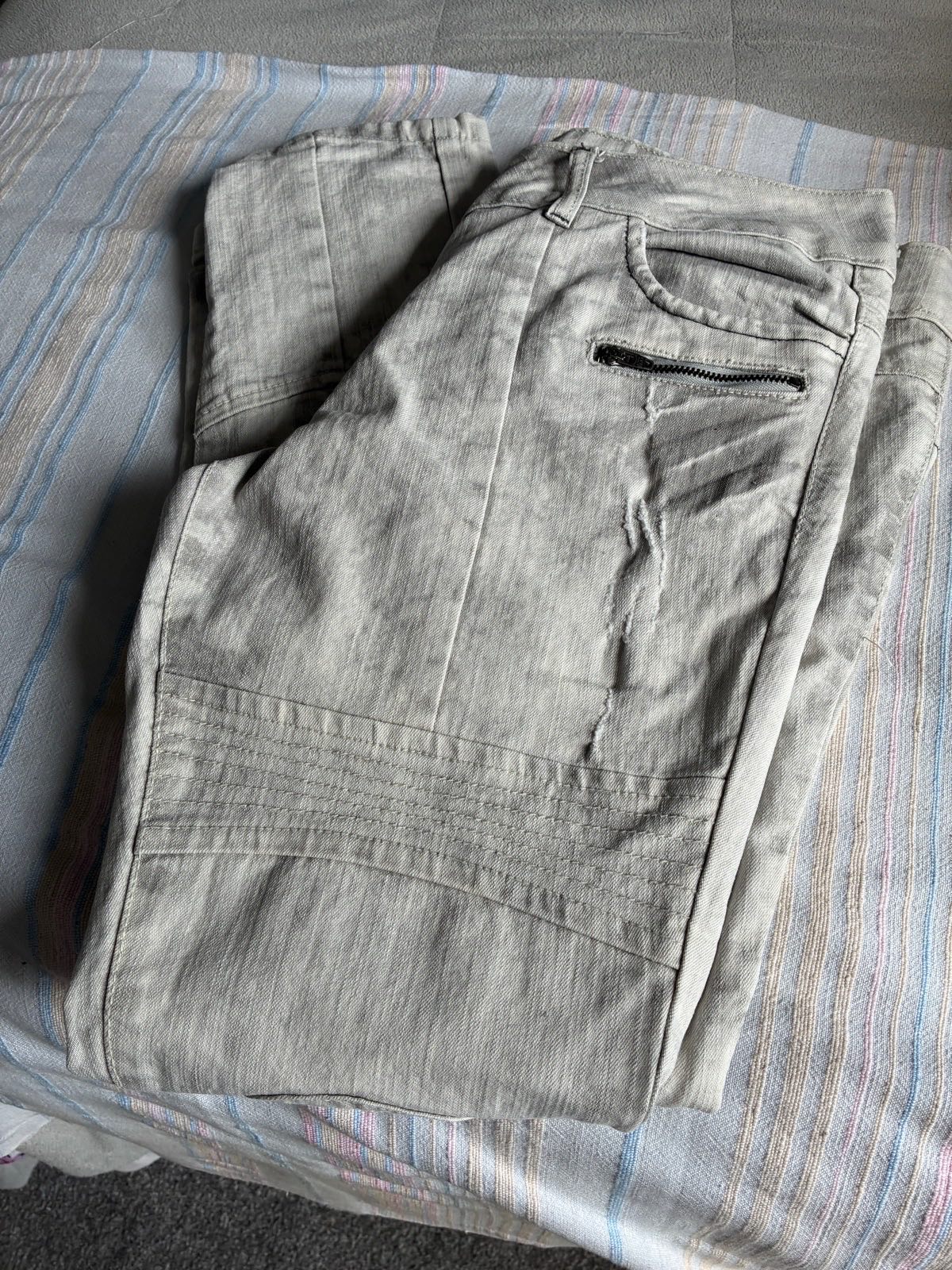 F & F distressed jeans