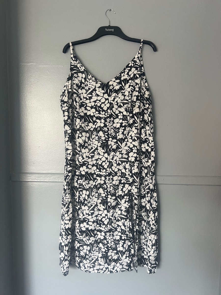 Primark Black & White Floral Wrap Midi Dress Size 20