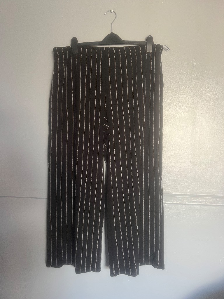 Nutmeg Black Pinstripe Wide Leg Trousers – Size 20