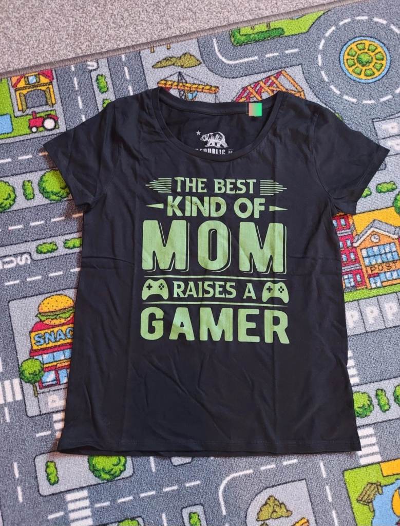 BNWT REPUBLIC OF CALIFORNIA Women's Size S Quote Funny T-Shirt