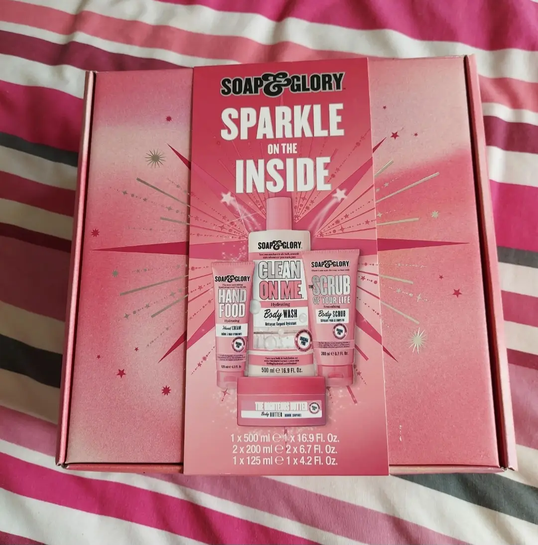 BNIB Soap & Glory - Sparkle On The Inside - 4 Piece Body Gift Set