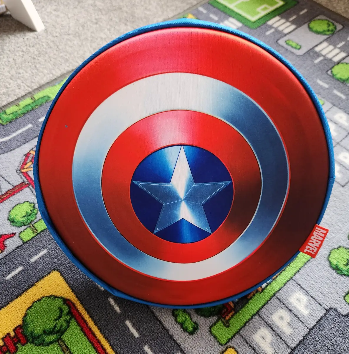 BNWT Boys Captain America Shield Backpack - Approx 30cm Diameter x 9cm Depth