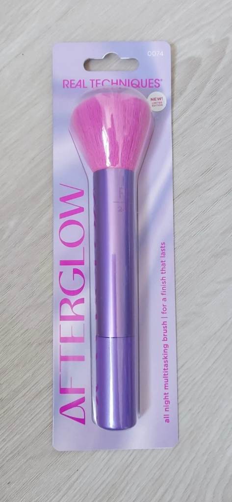 Real Techniques  Limited Edition After Glow All Night Multitasking Brush - 0074