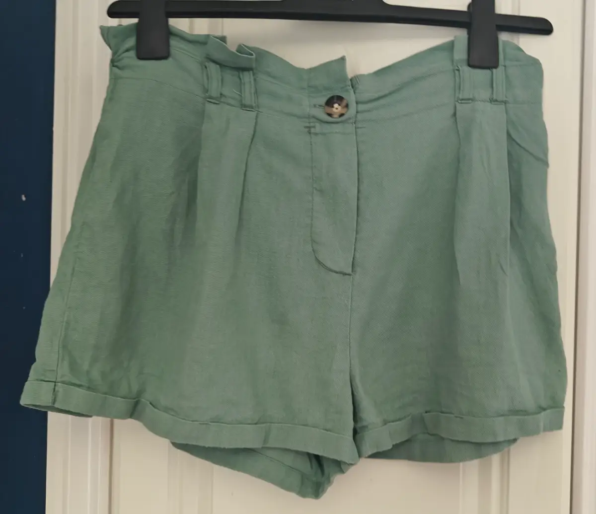 Women's Green Linen Shorts with Rear Elasticated Waist Size 12