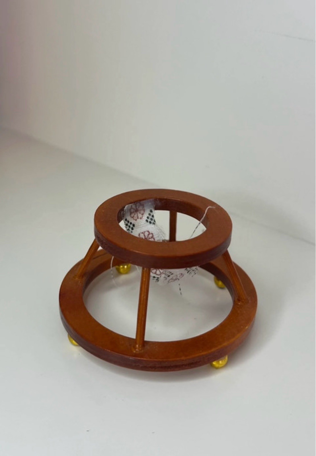 Dollshouse baby walker