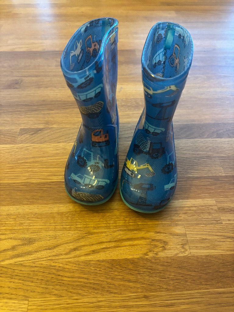 Infant Boys Wellington Boots with Construction Design Size 4