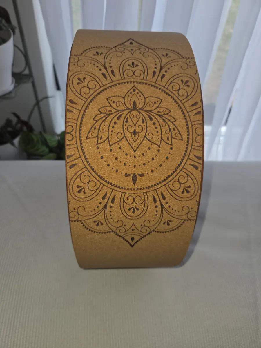 Navaris cork yoga wheel
