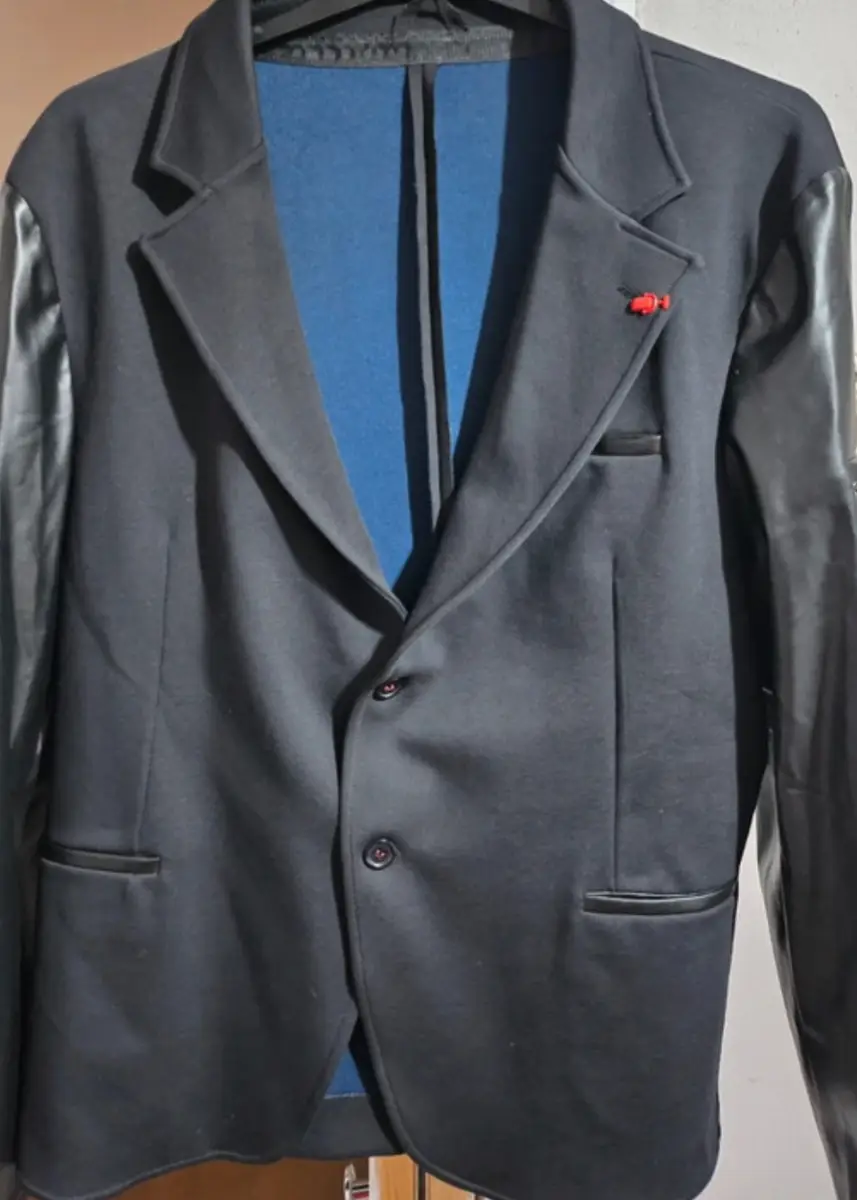 RNT23 Contrast Sleeve Blazer Jacket