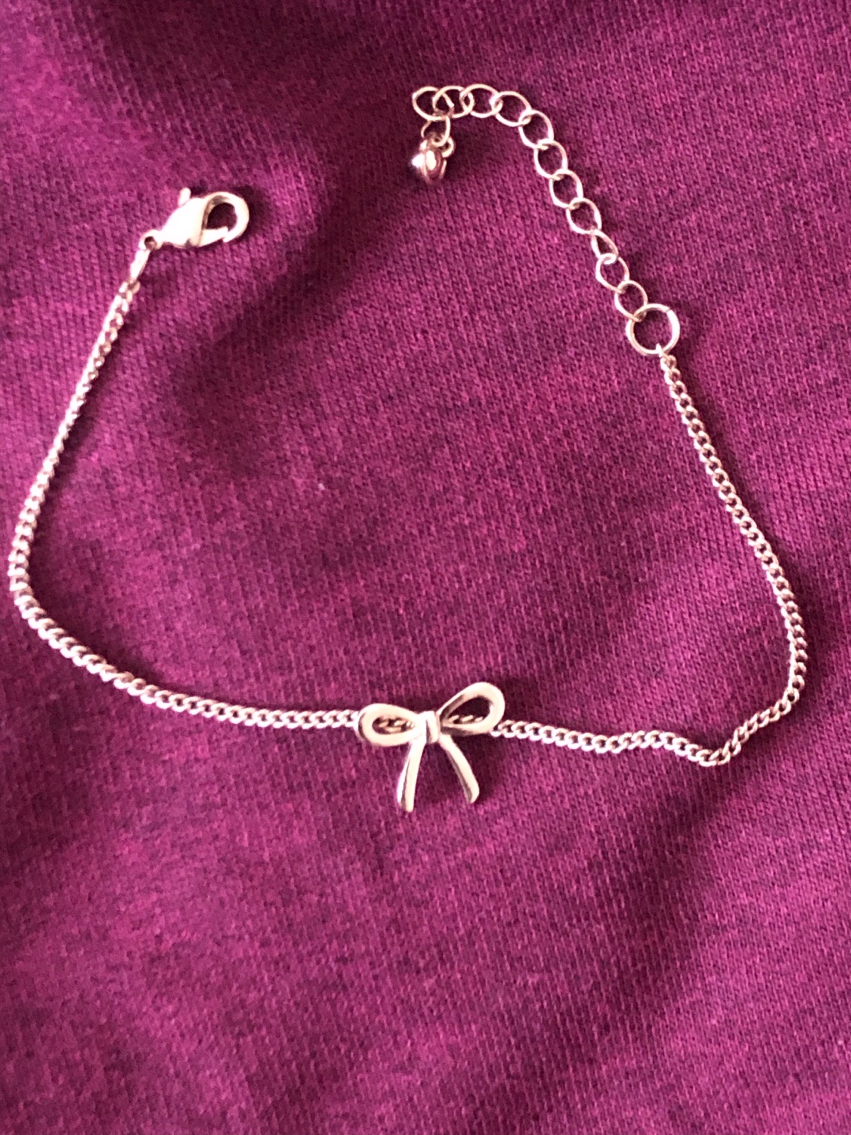 Gold bow bracelet