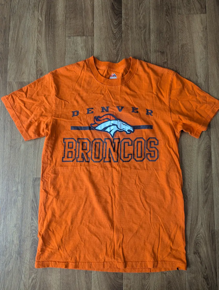 denver Broncos majestic t-shirt size M