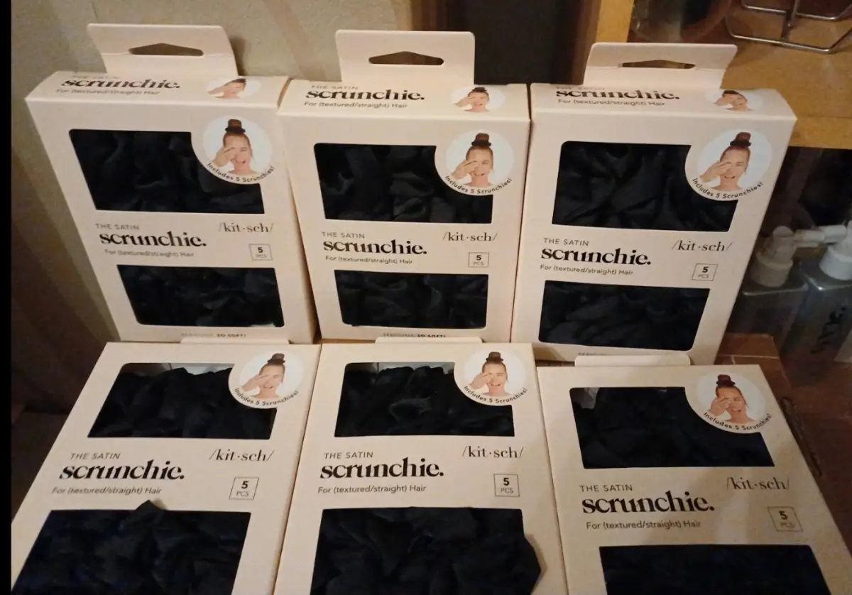 Kitsch hair scrunchie