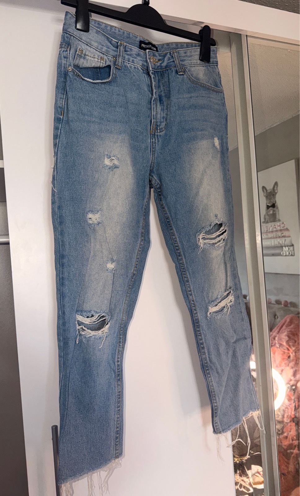 Women’s ripped jeans