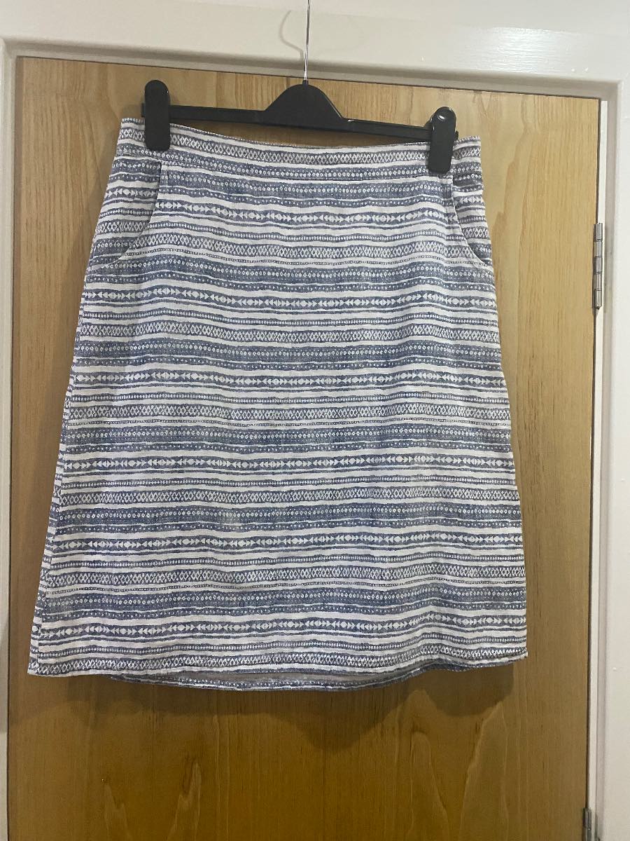 Mantaray Blue & White Aztec Print Skirt Size 14