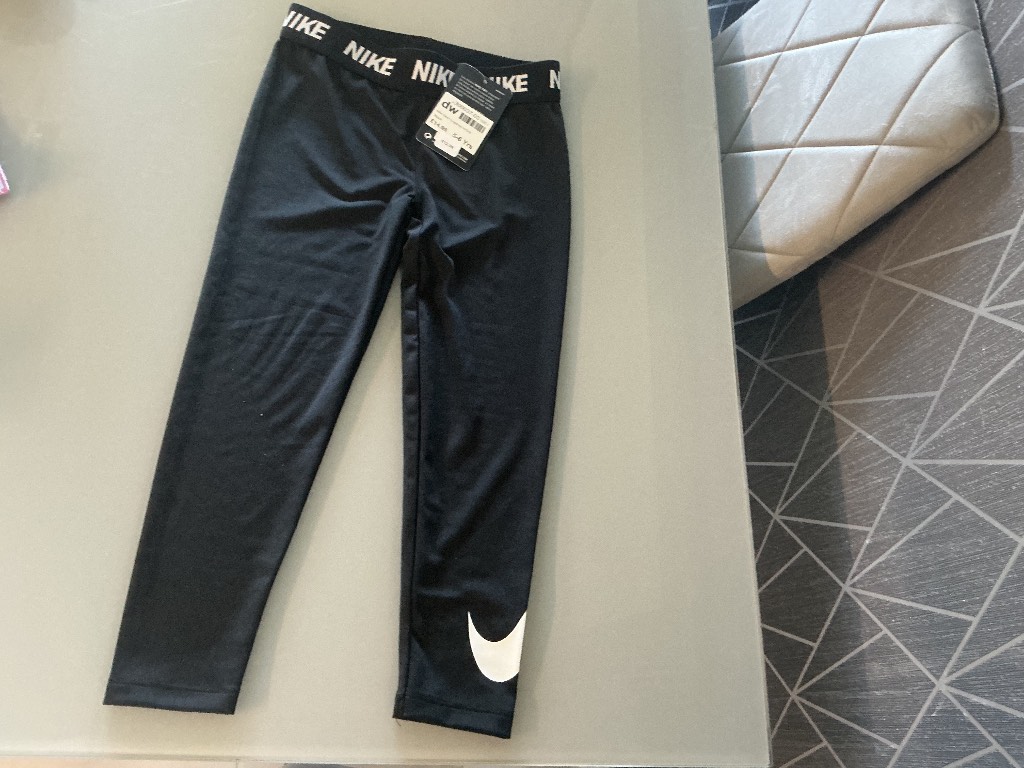 Girls Nike leggings