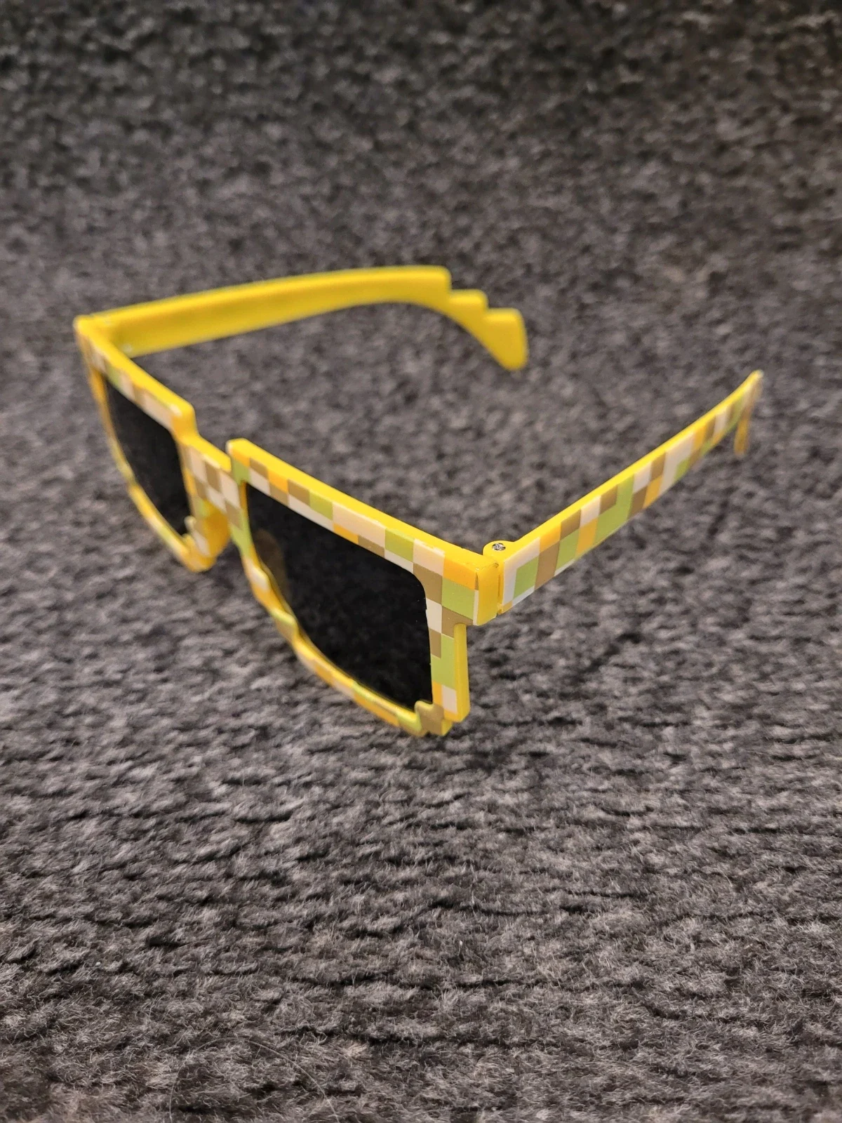 Minecraft Creeper Pixel Sunglasses - Fun Novelty Glasses in Yellow