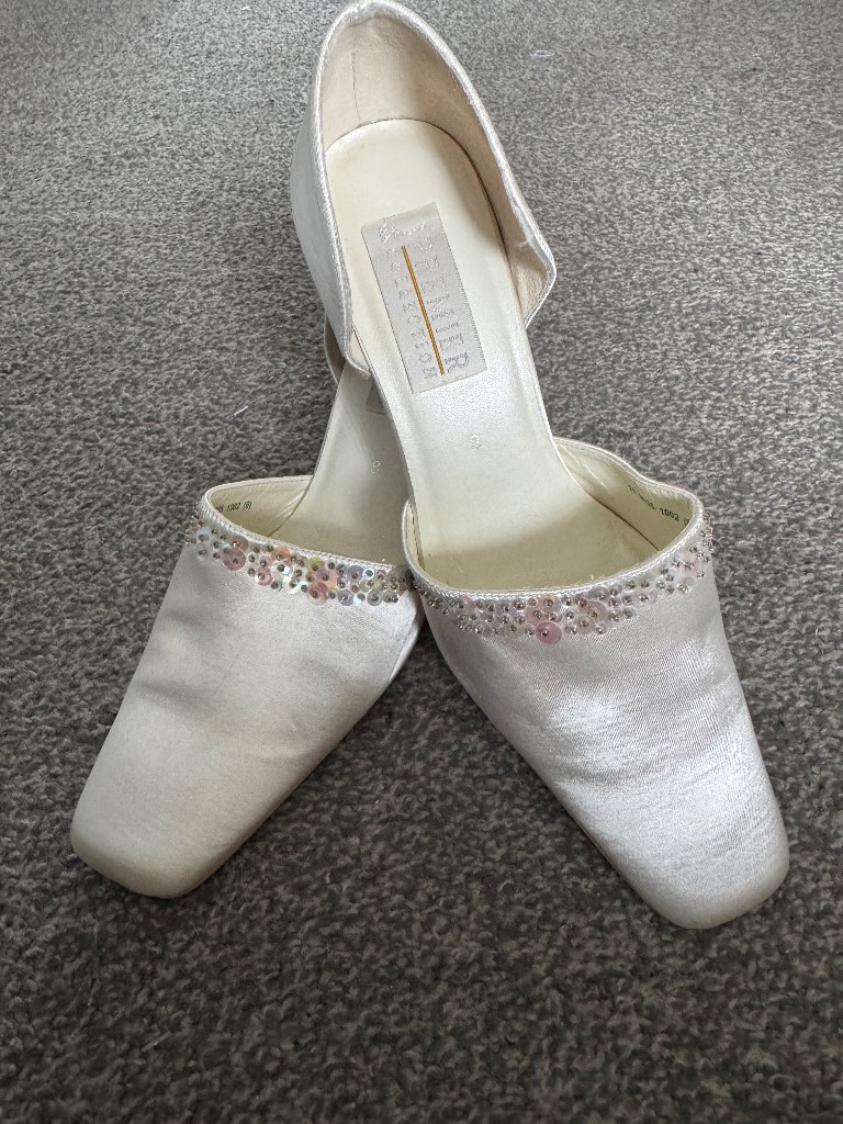 Vintage premier collection ivory wedding shoes size 8