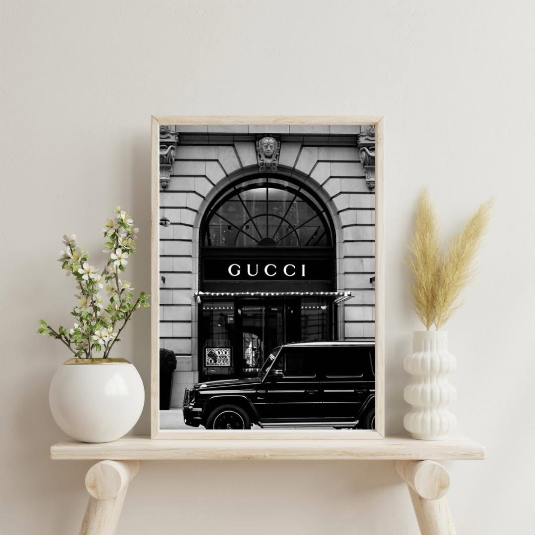 A4 black & white Gucci print