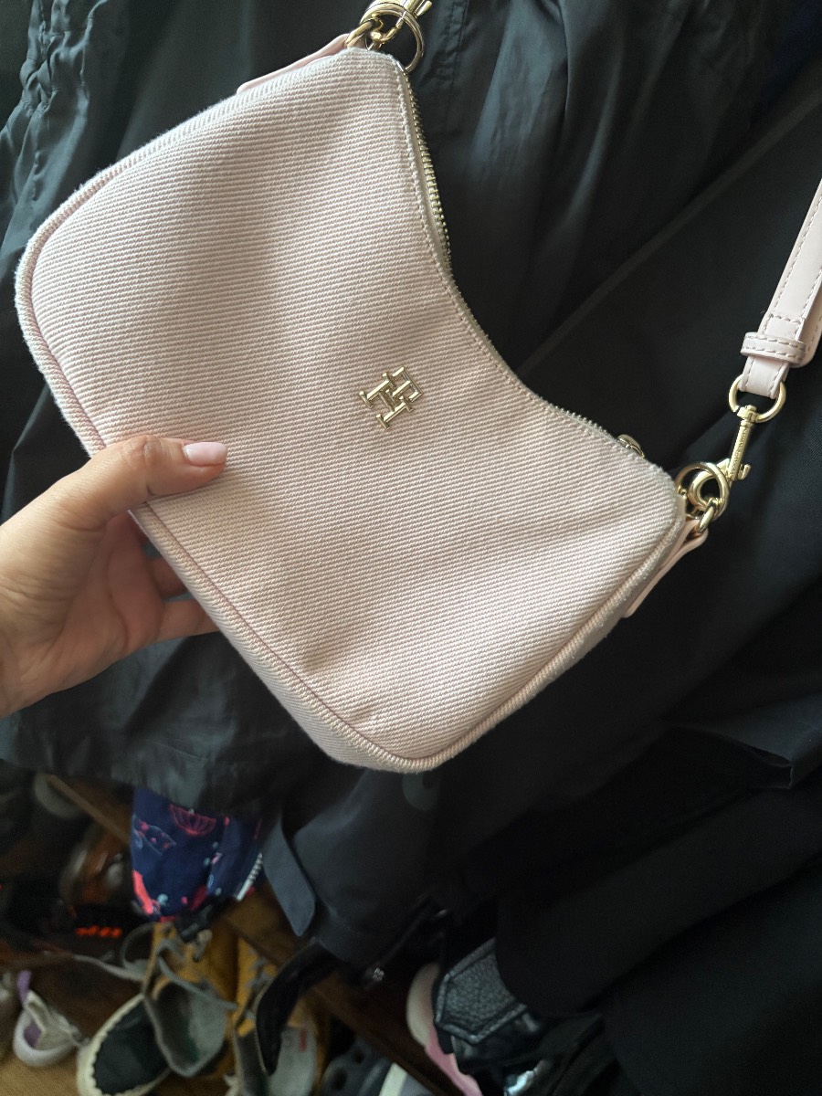Tommy Hilfiger bag
