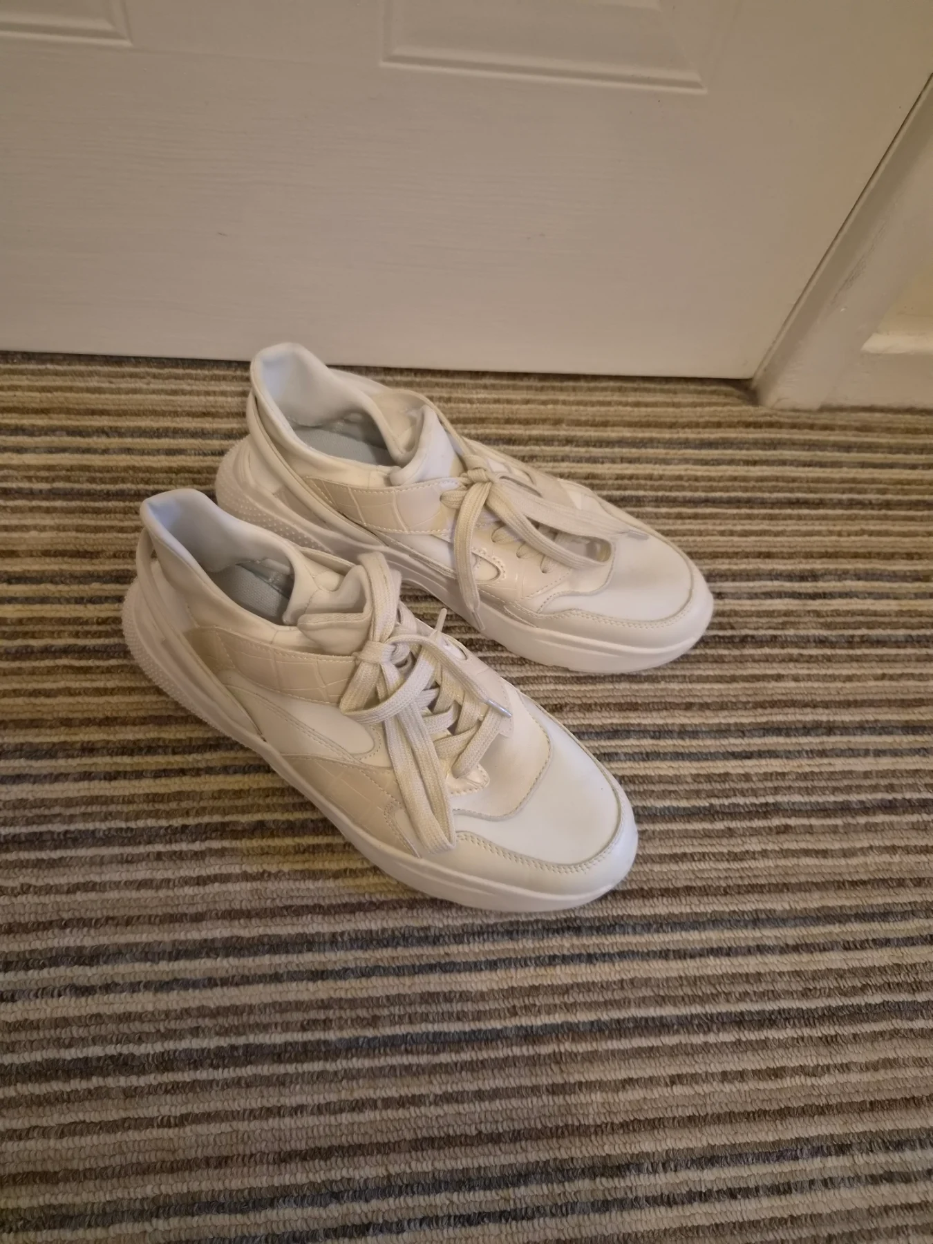 H&M cream trainers size uk6
