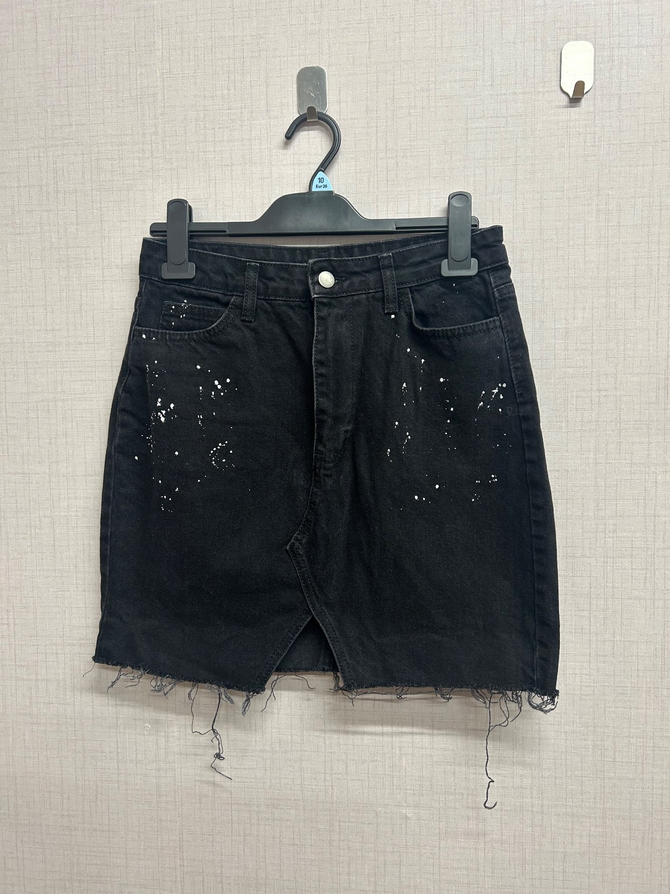 boohoo BLUE Black Denim Mini Skirt Paint Splatter Raw Hem Distressed Size UK 10⁠