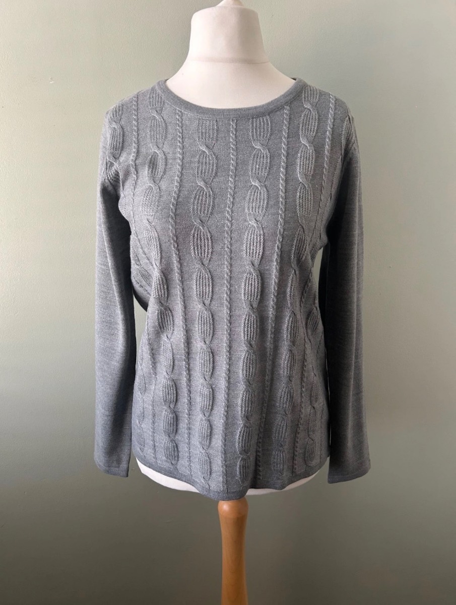 Classic Womens Cable Knit Jumper Grey Size Small S Crew Neck Long Sleeve NWT
