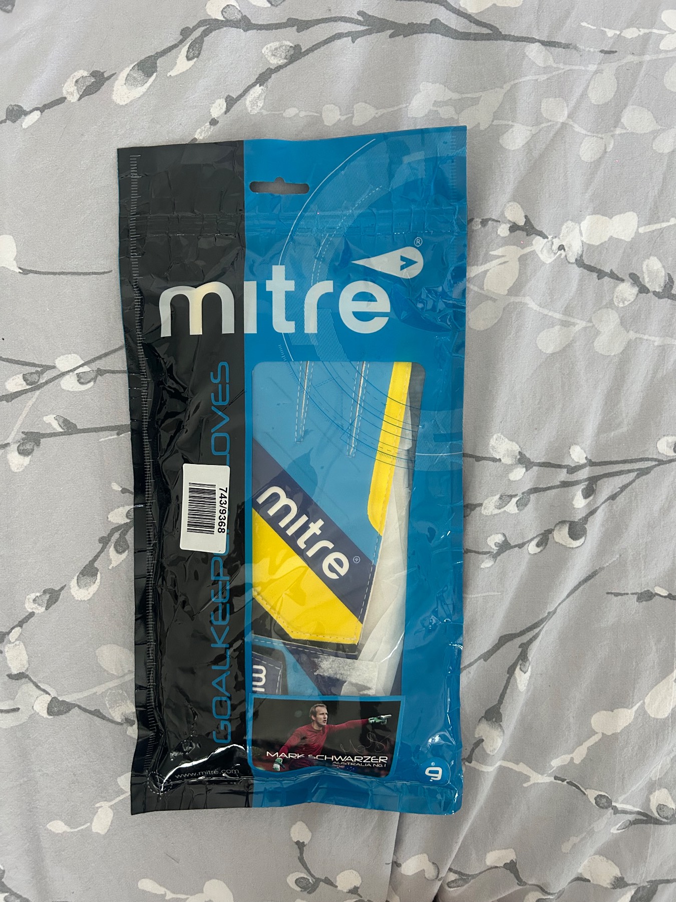 Mitre Magnetite Goalkeeper Gloves Size 9 Black Cyan Yellow G70008BCY New Sealed