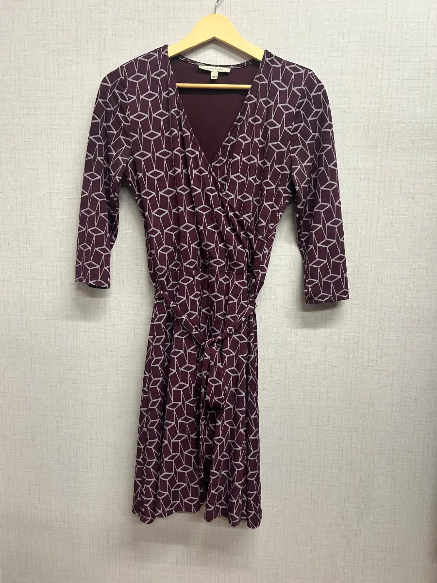 41 Hawthorn Geometric Faux Wrap Dress – Size XS – Burgundy / Plum