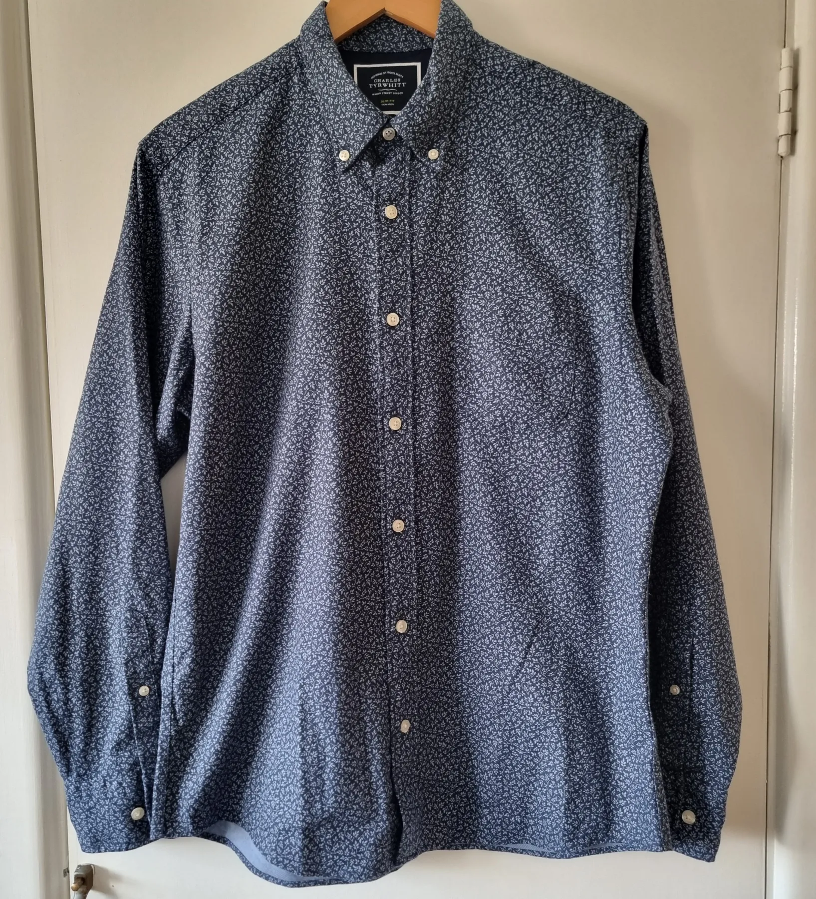 Charles Tyrwhitt Slim Fit Non-Iron Shirt M Blue Leaf Print Jermyn St Preppy