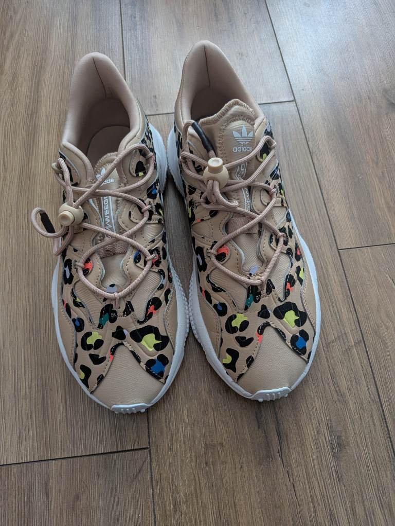 Womens Adidas Ozweego Leopard Print Shoes Size 7.5