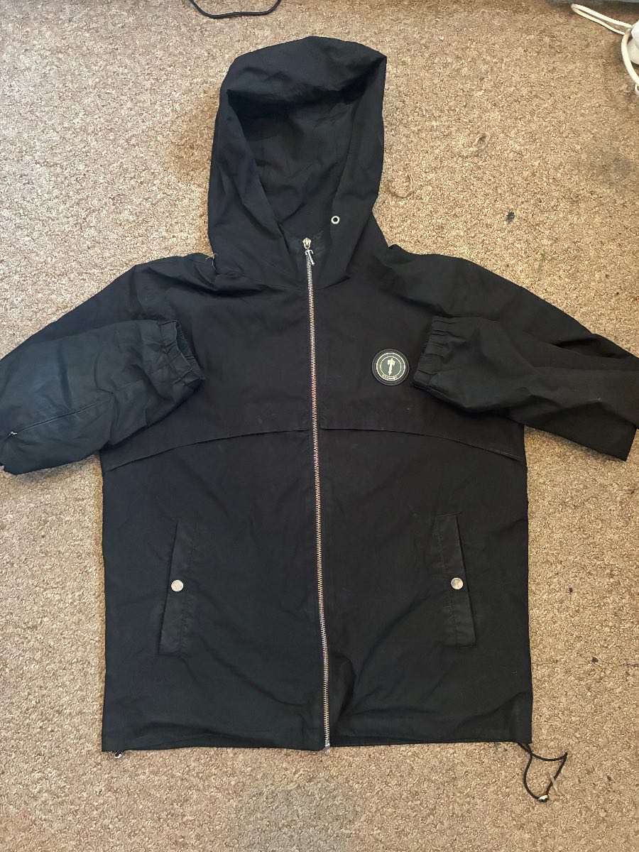 Trapstar windbreaker size medium