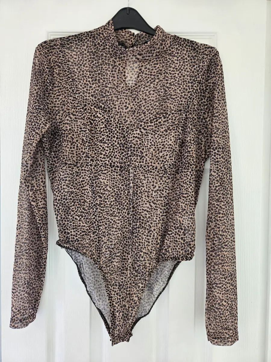New Look Leopard Print longsleeved bodysuit uk16