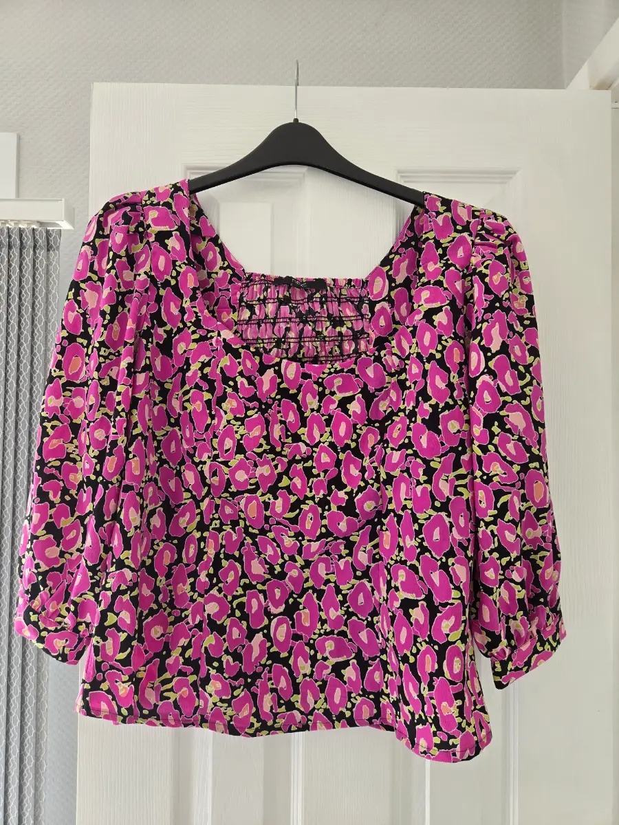 Next Ladies vibrant Summer 3/4 sleeved Top uk16
