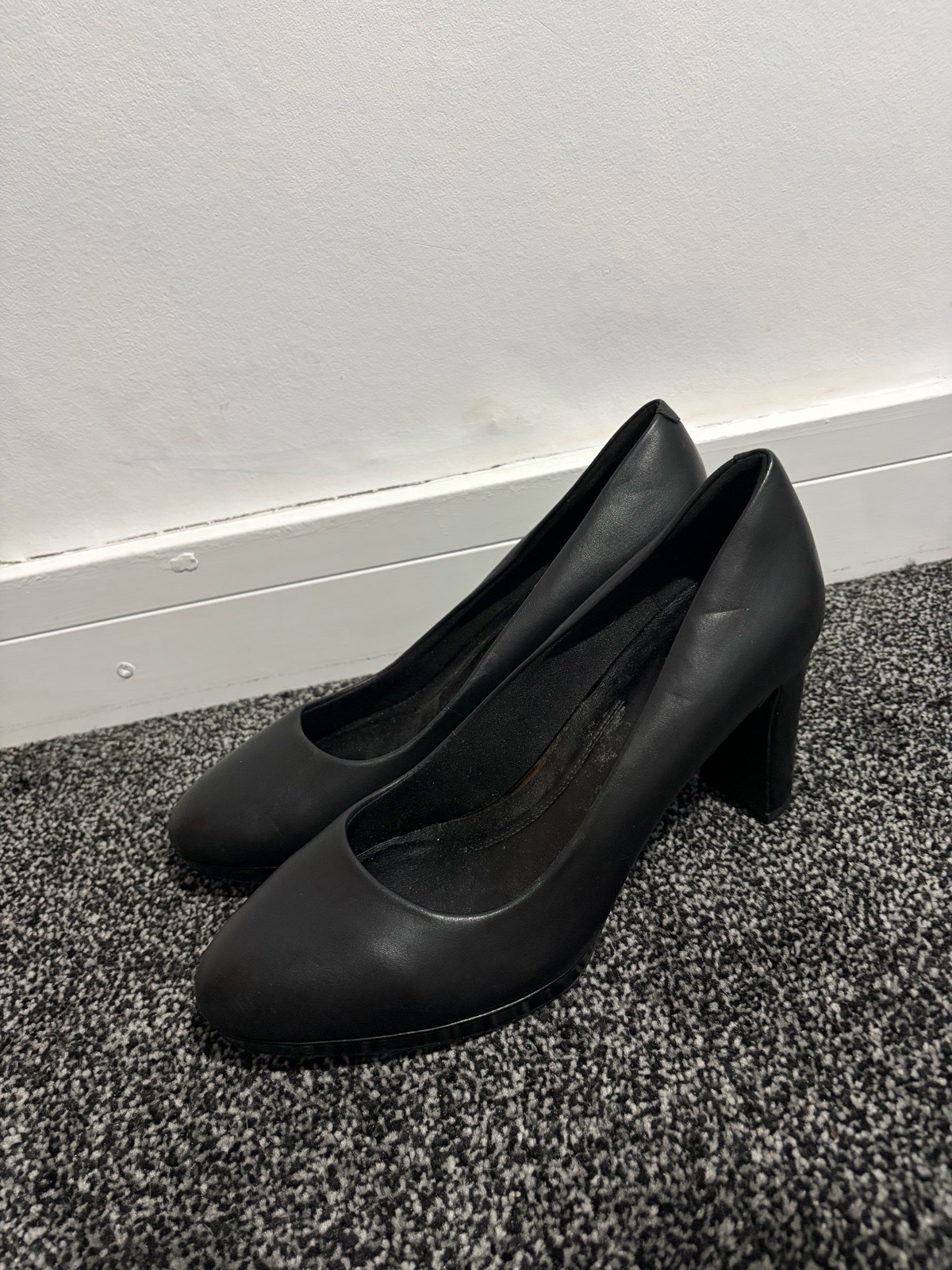 Marks and Spencer’s Women’s Wide Fit Leather Shoes Size 7