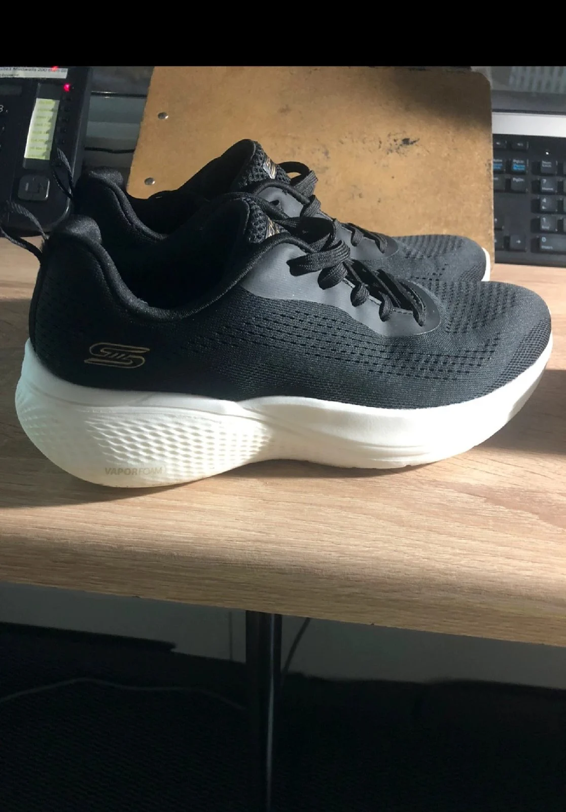 Skechers size 4