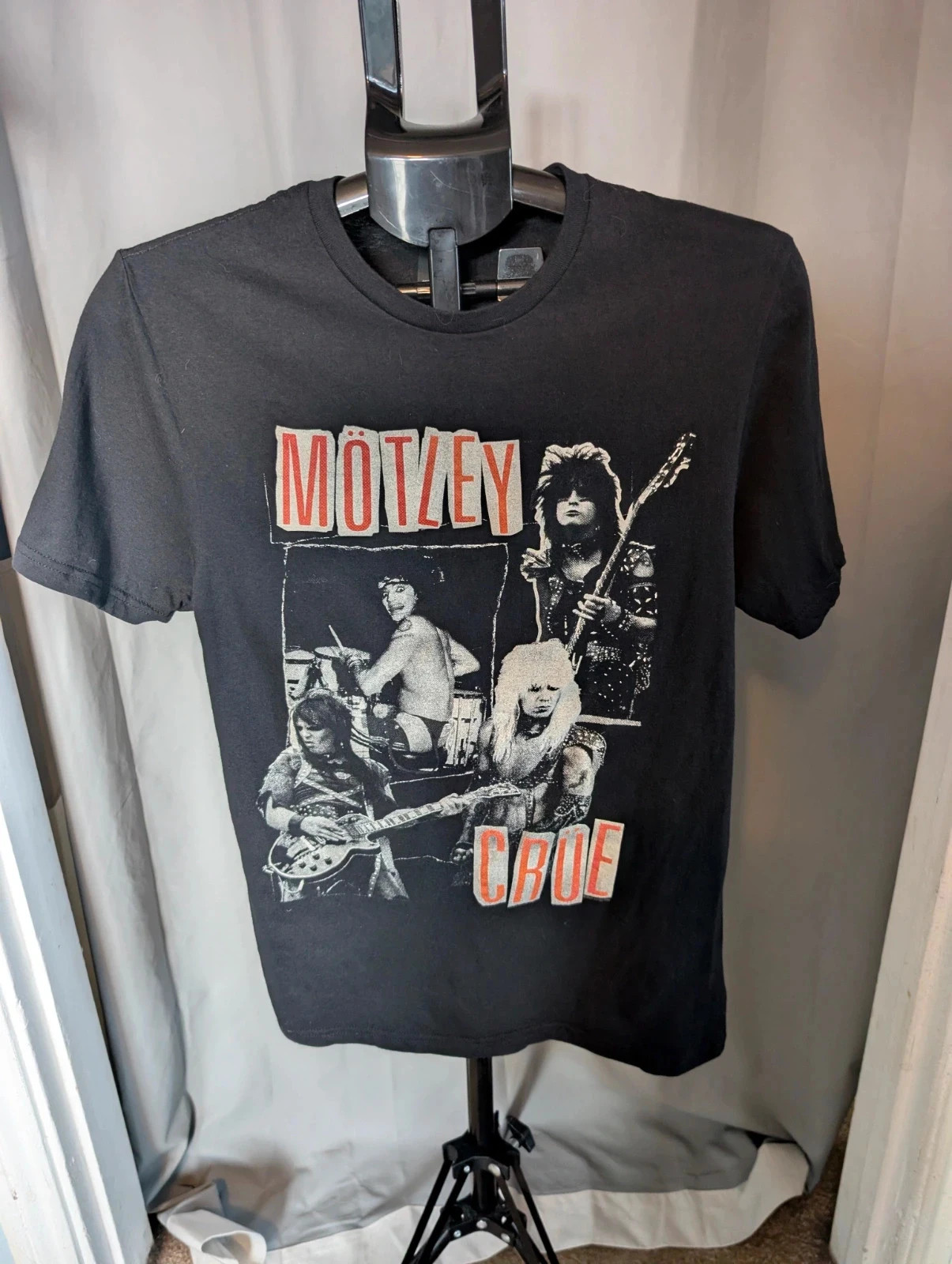Mötley Crüe Vintage Graphic Band T Shirt Size S UK 8 10