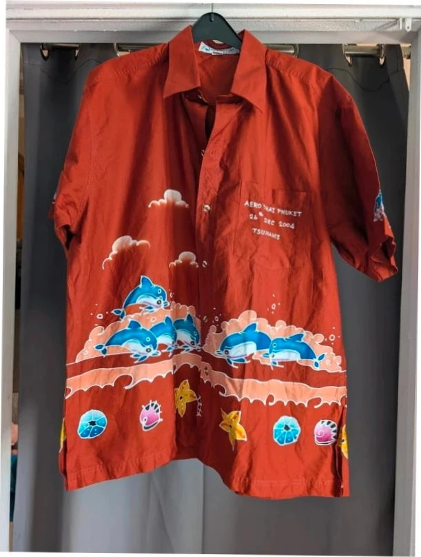 Phuket Batik 2004 Tsunami Memorial Dolphin Shirt Size XL Terracott