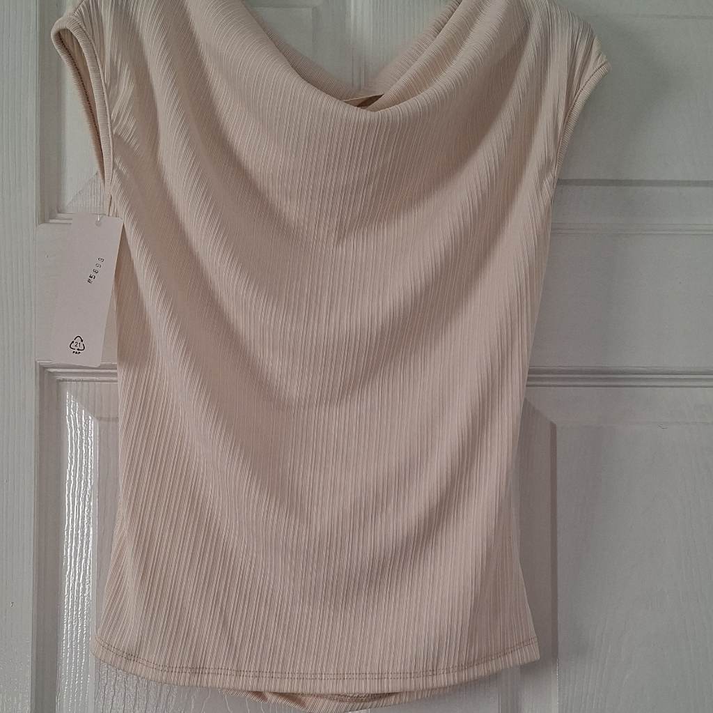 Short sleeve top