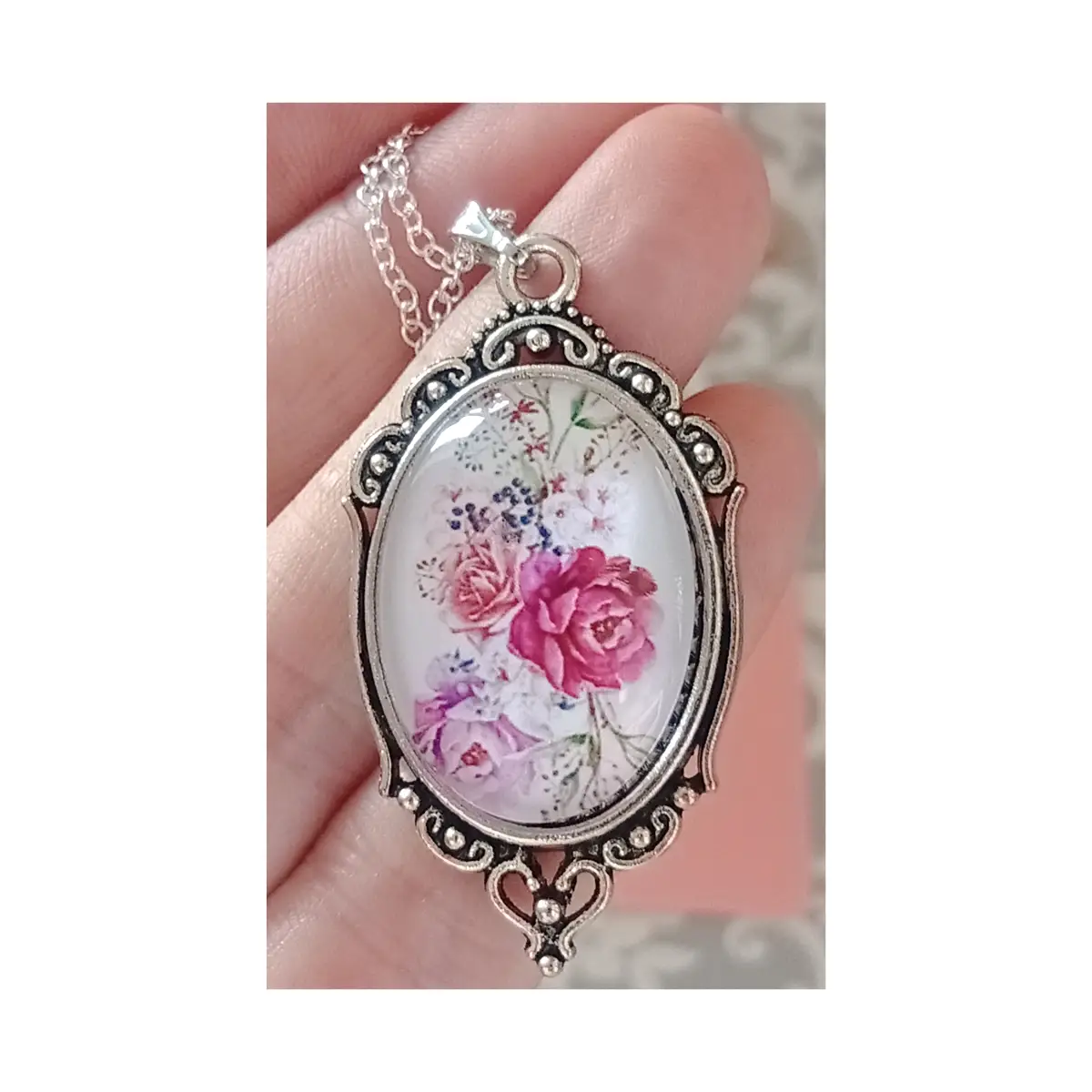 Beautiful roses design glass cabochon necklace pendant.