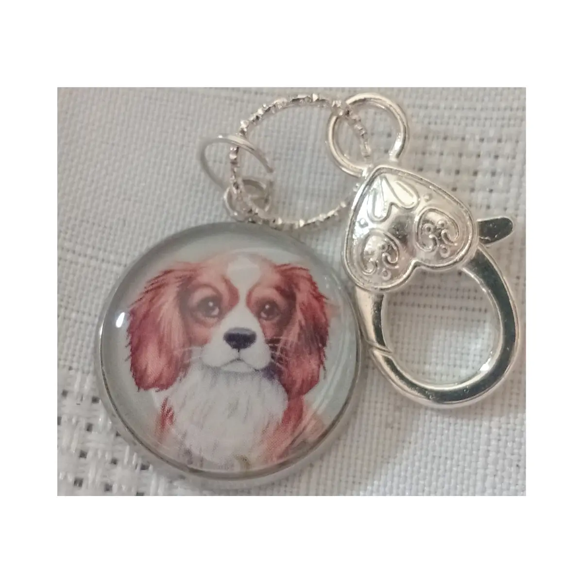 Sweet King Charles cavalier spaniel design keyring.