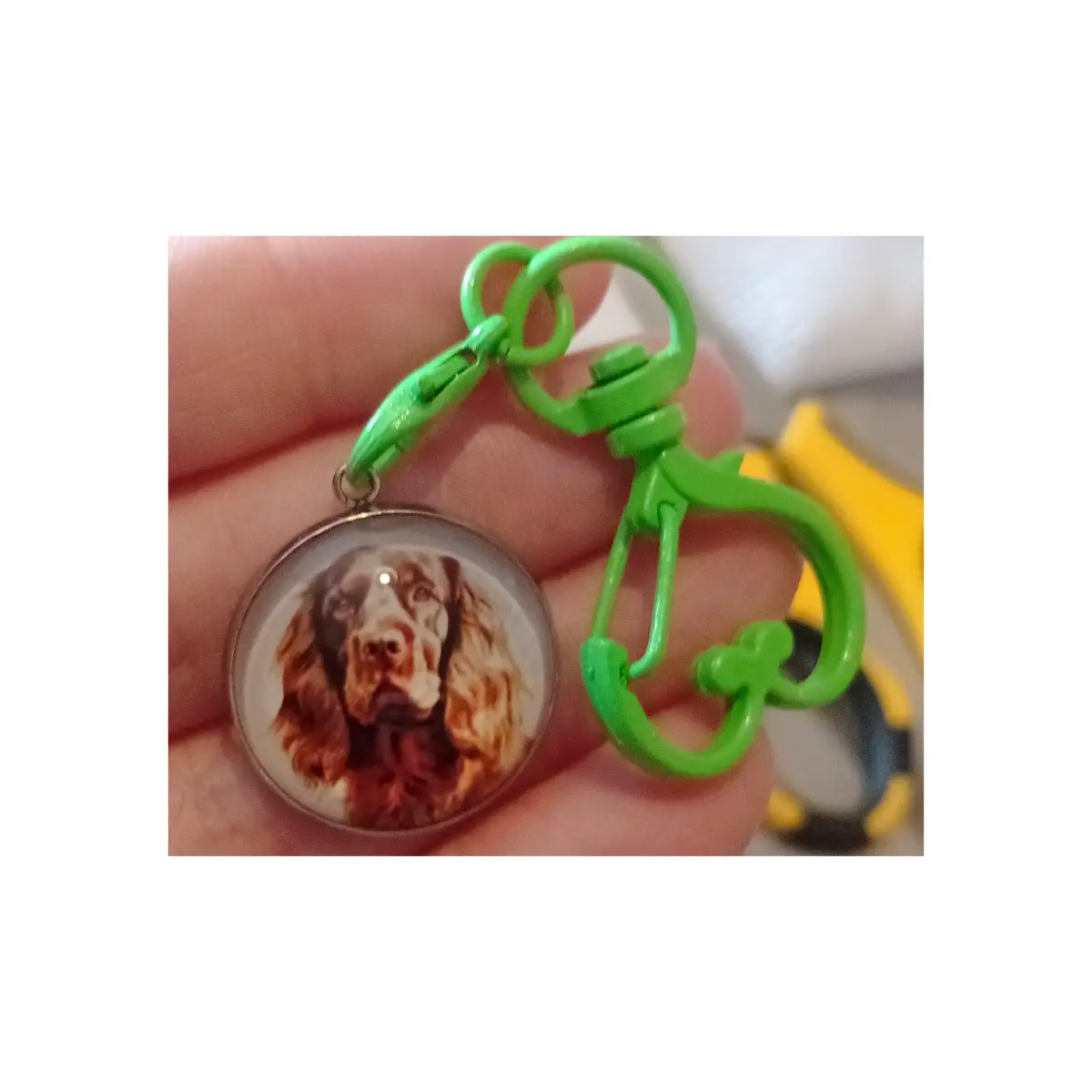 Cute red setter dog themed keyring or bag charm. Glass cabochon design.