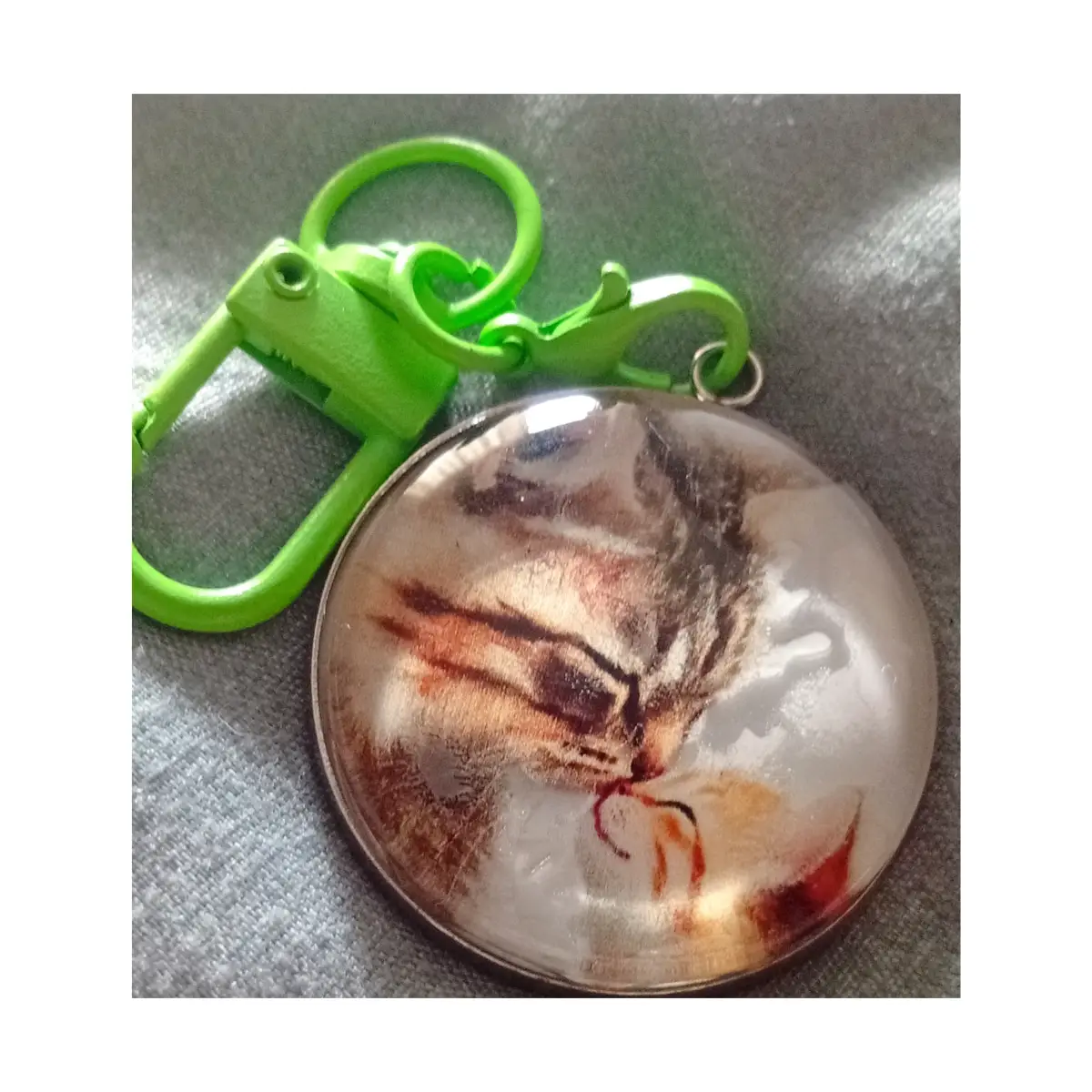 Sweet mother and baby cat and kitten keyring. Glass cabochon design.