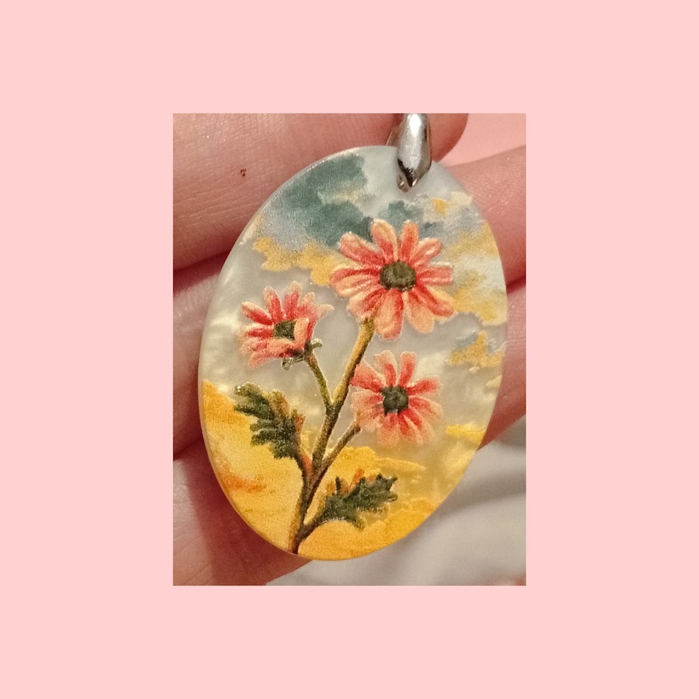 Resin floral necklace / pendant. Hypoallergenic 18" chain.