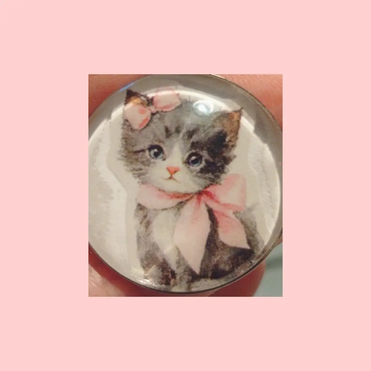 Super-cute necklace / pendant. Glass cabochon kitten design.