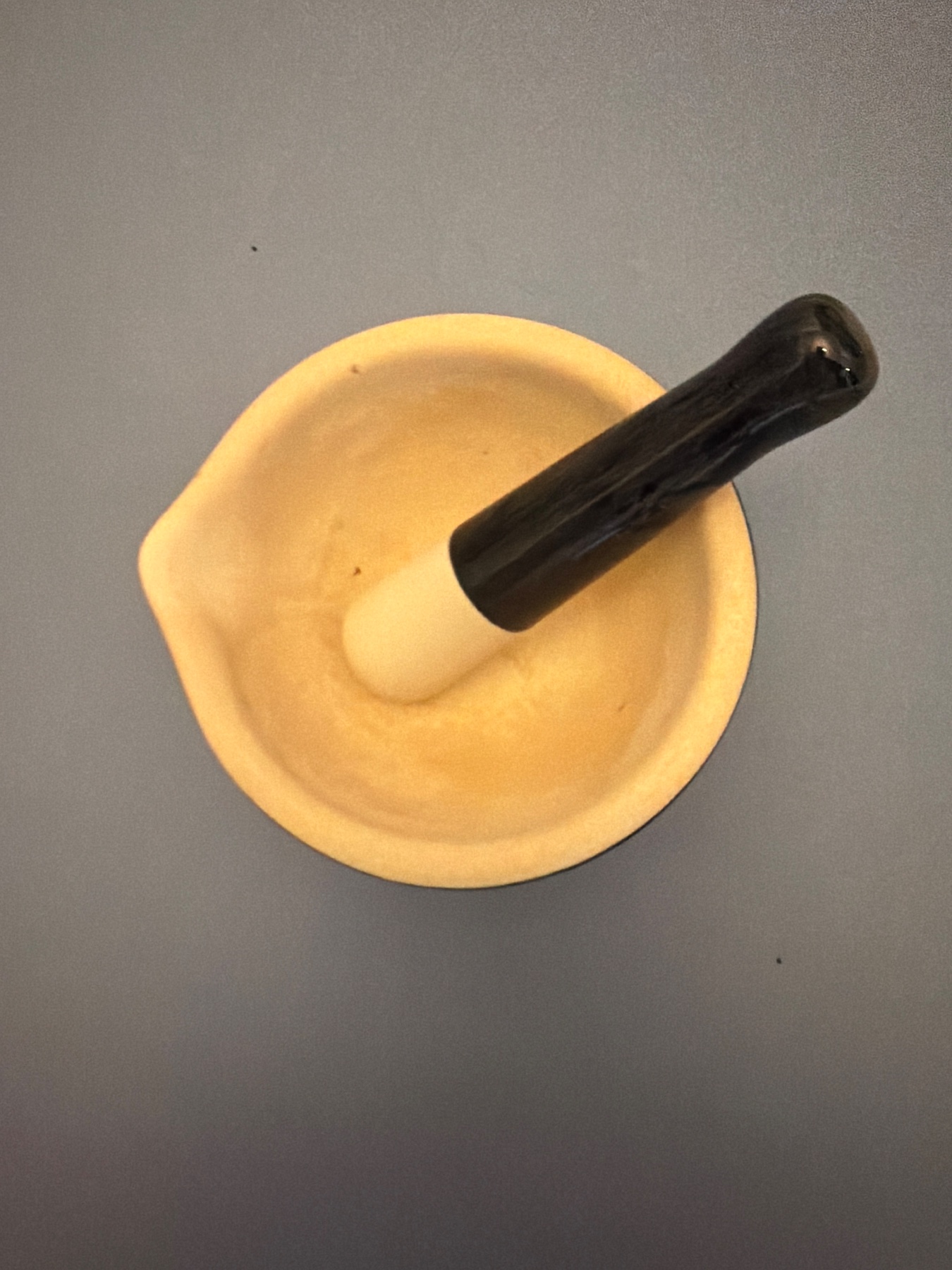 Stonewear pestle and mortar