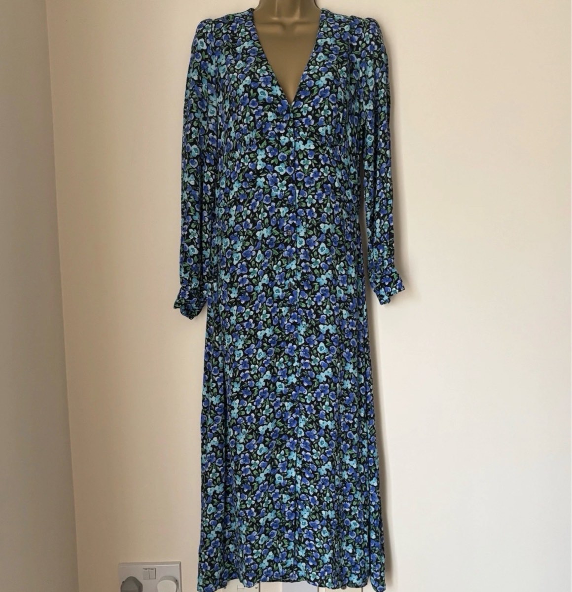Nobody’s Child Dress Size 10 Midi Blue Floral Button Up Long Sleeve Shirt