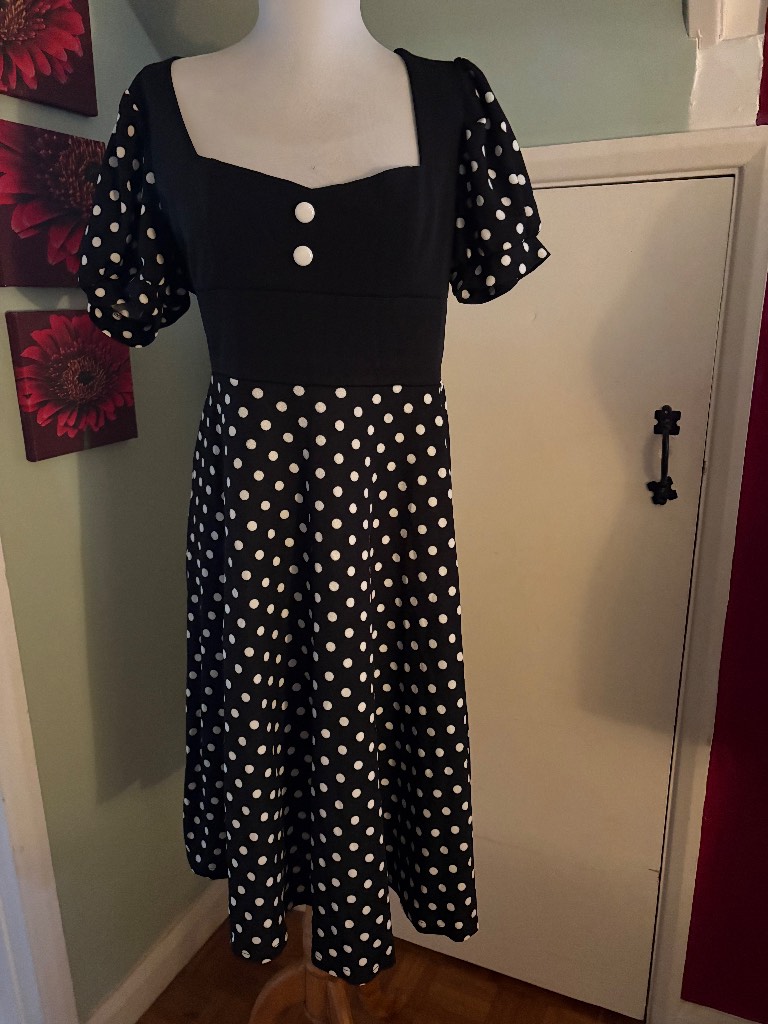 Vintage-style 1950s rockabilly polka dot midi dress. Size 12/14