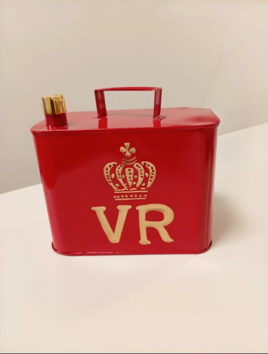 Small VR Red Metal Petrol Can 26cm