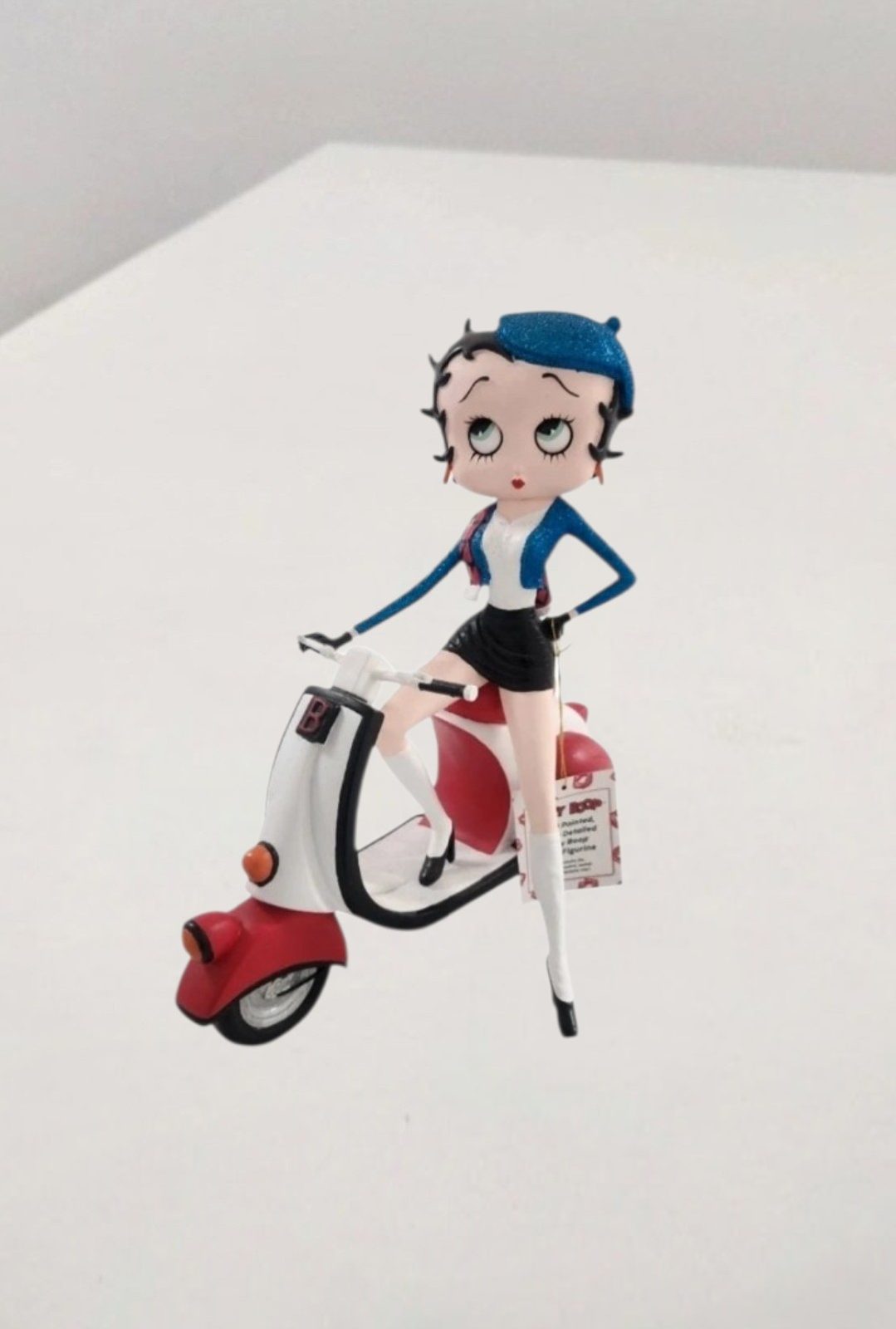 New Betty Boop White & Red Scooter With Blue Glitter 31cm Collectable Figurine
